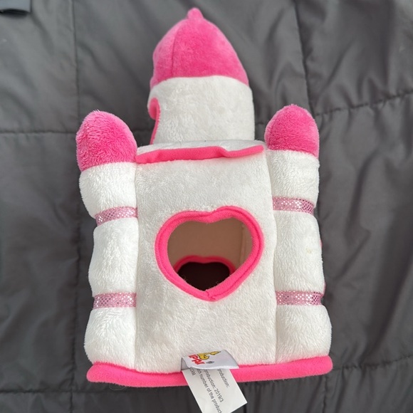 Unipak Plush Unicorn Castle with Five (5) Stuffed Animal Unicorns. Like new! - Picture 5 of 7